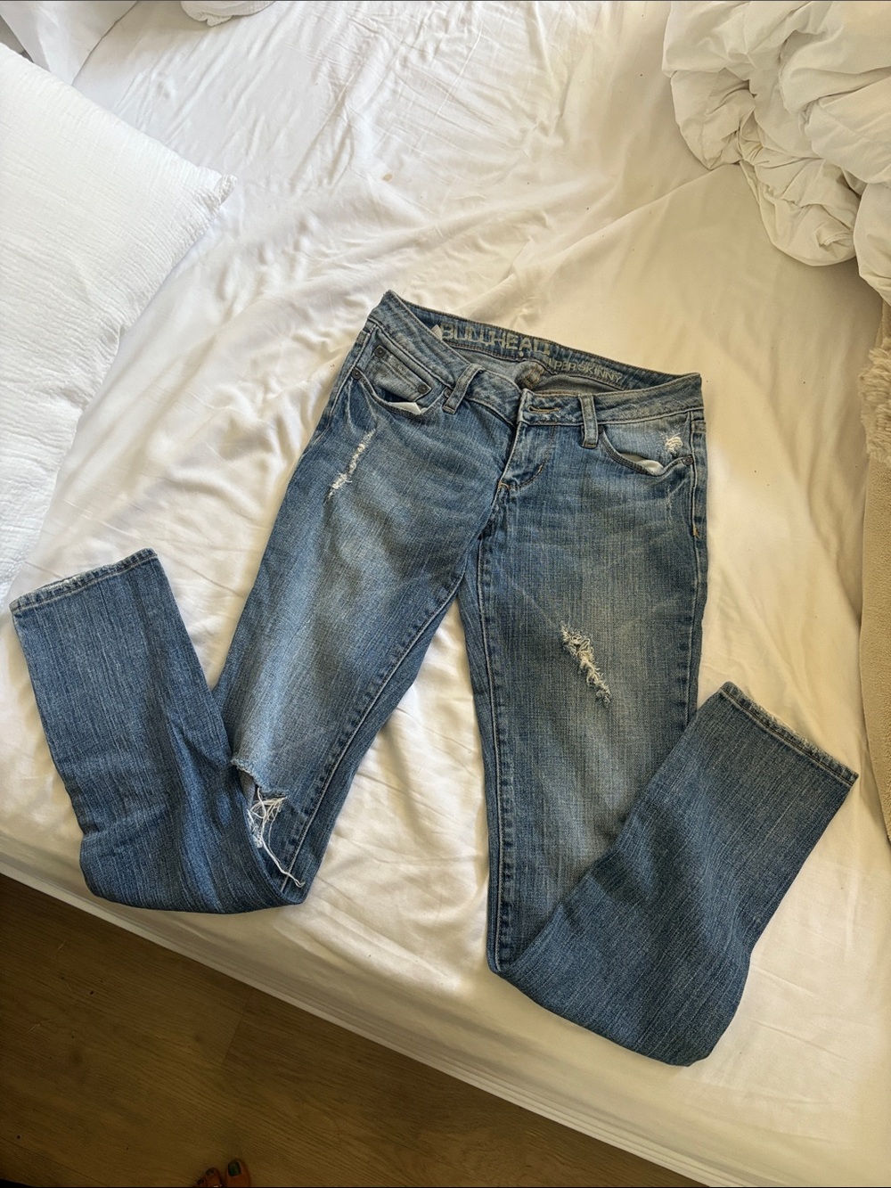Vintage Women’s Distressed Blue Skinny Jeans